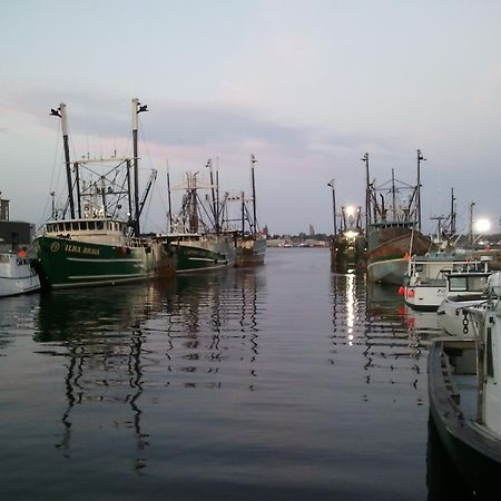 Dartmouth Motor Inn Bagian luar foto