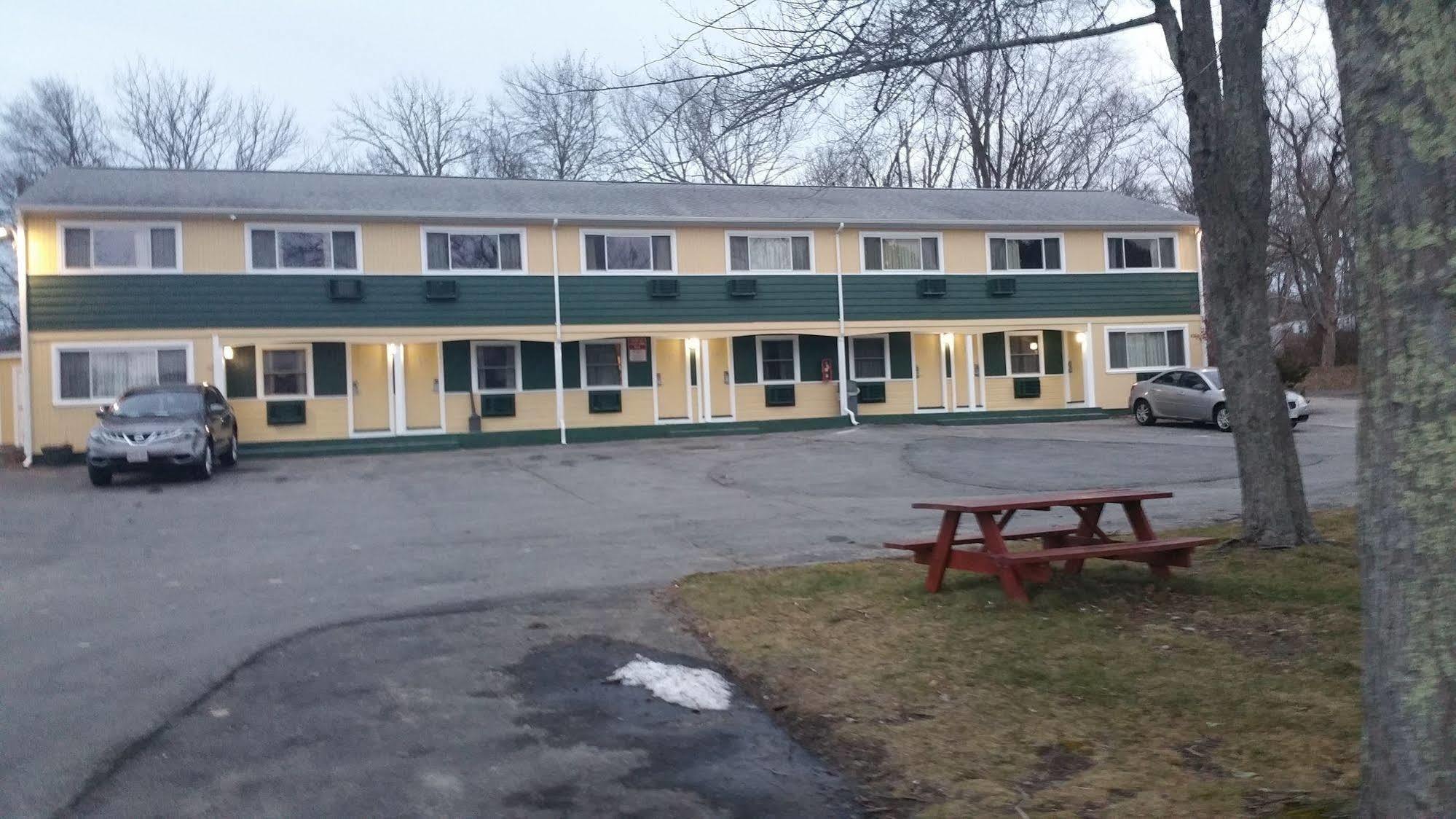 Dartmouth Motor Inn Bagian luar foto