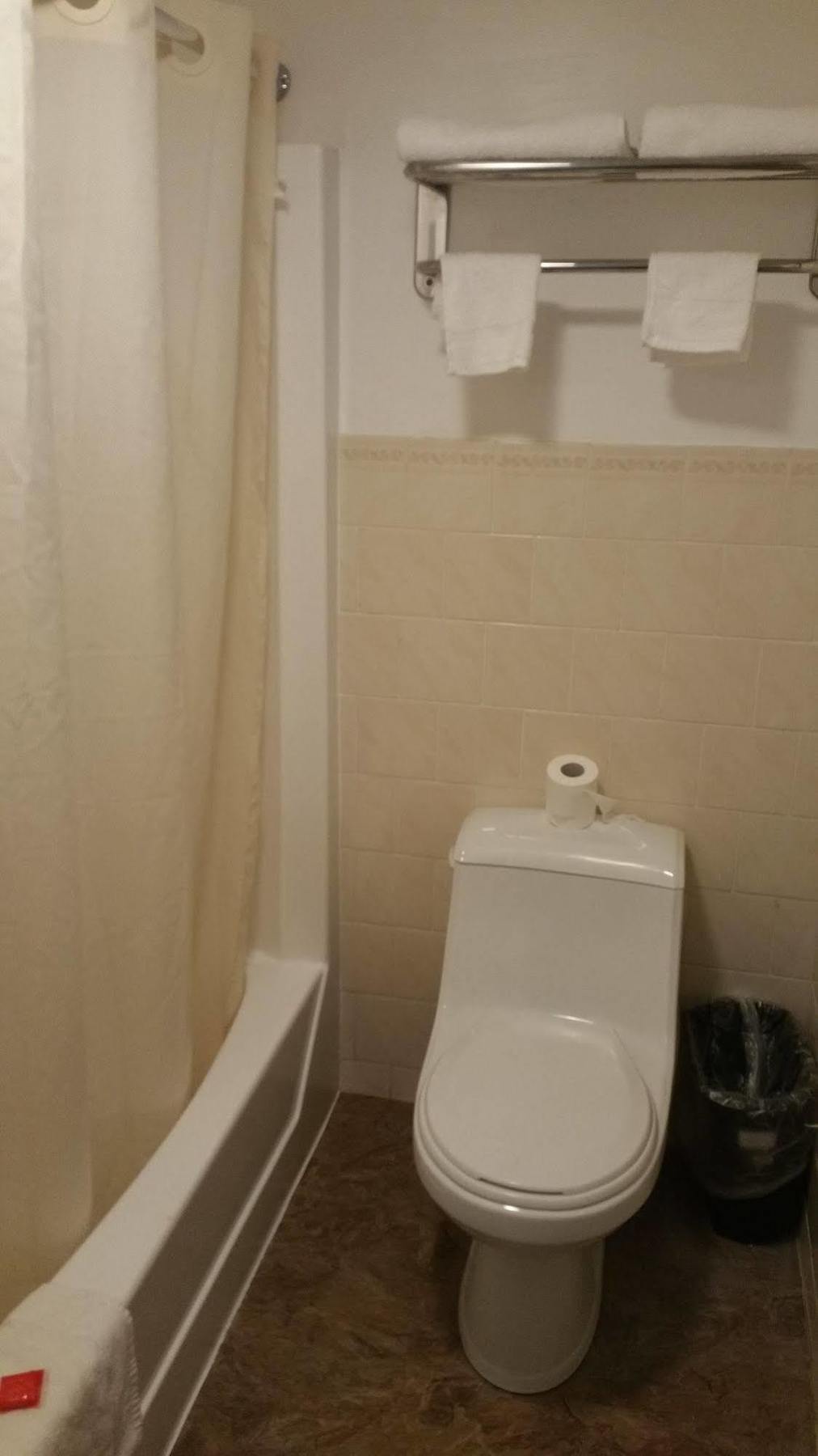 Dartmouth Motor Inn Bagian luar foto